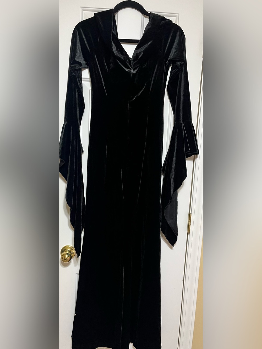 Black Velvet witch or ghoul Halloween maxi Dress Size M